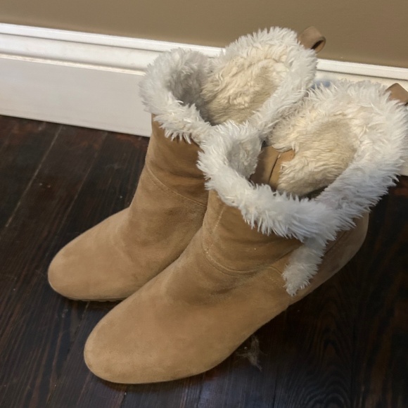 Boots - Picture 1 of 4